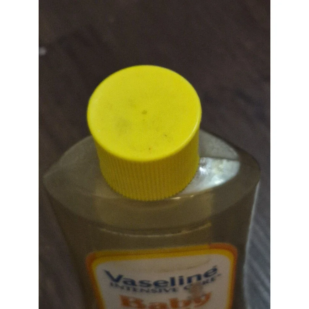 Vintage 1970s/80s Vaseline Intensive Care Baby Oil 16 Oz Movie TV Props